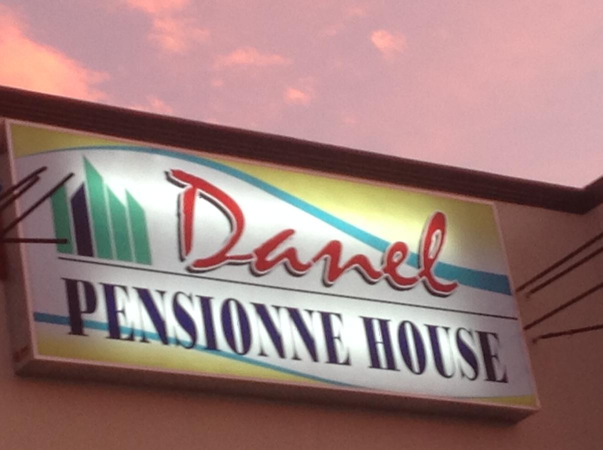 Danel Pensionne House Tacloban Bagian luar foto