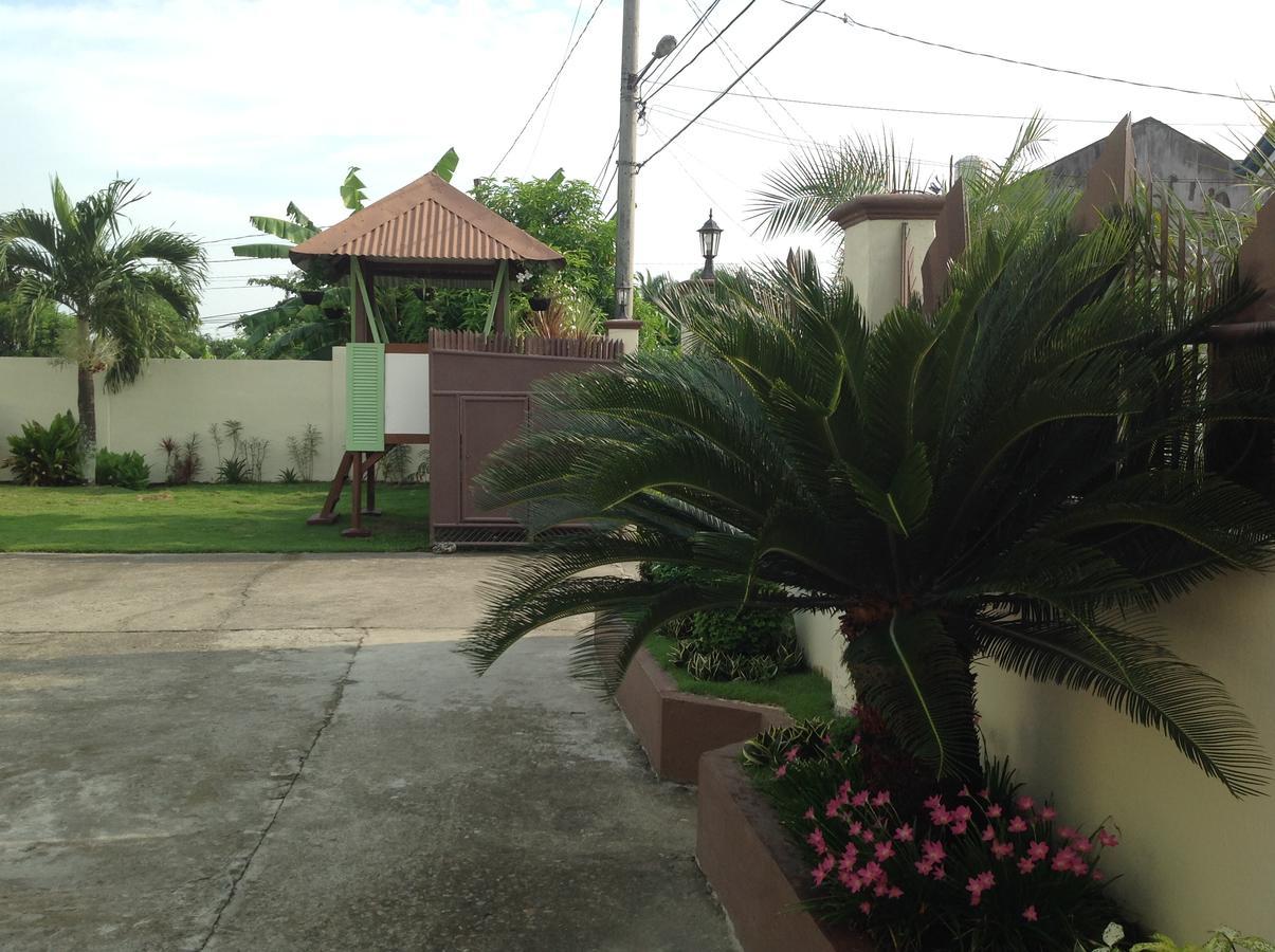 Danel Pensionne House Tacloban Bagian luar foto
