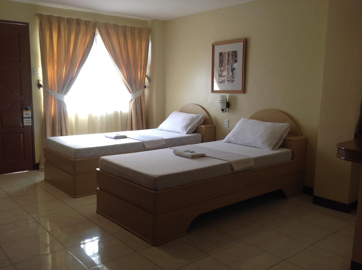 Danel Pensionne House Tacloban Bagian luar foto