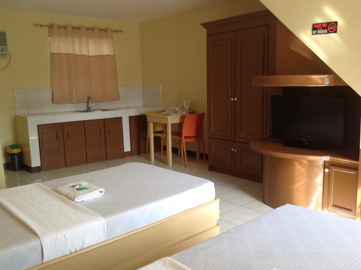 Danel Pensionne House Tacloban Bagian luar foto